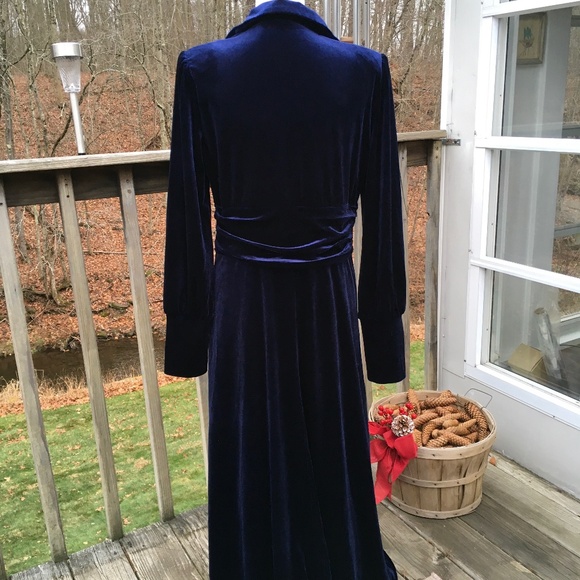 Stunning deep blue velveteen maxi dress with goldtone buttons. - Picture 2 of 5